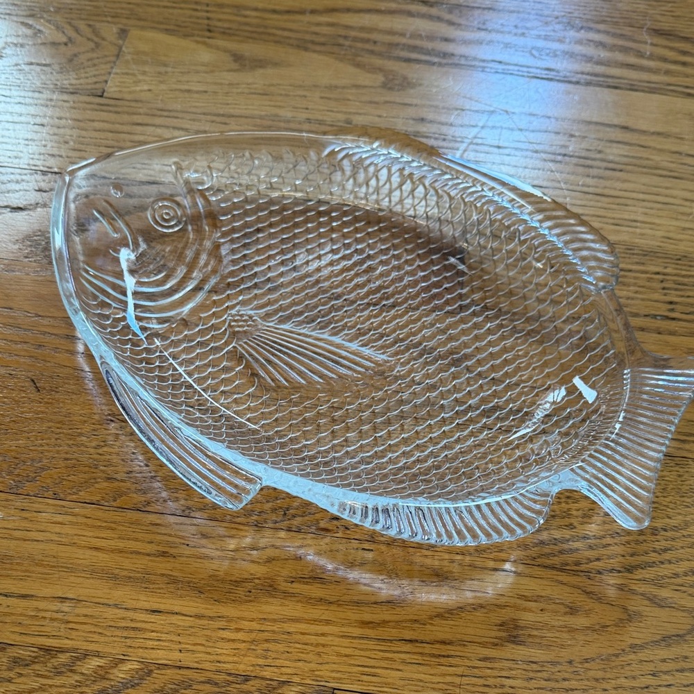Clear Glass Fish-Shaped Dish - Picture 10 of 10